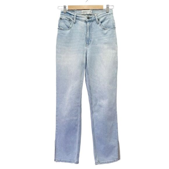 Abercrombie & Fitch Curve Love 90s Straight Ultra High Rise Light Wash Size 26 - Picture 1 of 11
